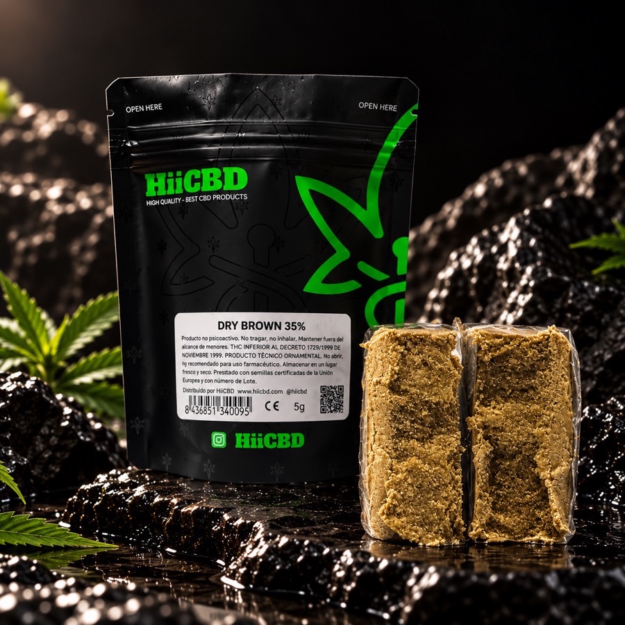 Dry Brown 35% de HiiCBD, bolsa de 5 g con el bloque partido